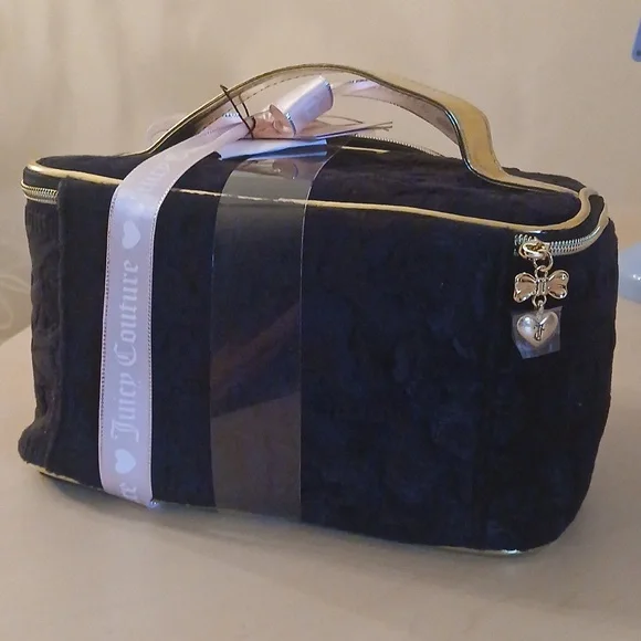 Juicy Couture Velour Logo Travel Bag Set - Picture 3 of 5